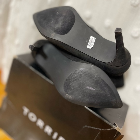 Pointed Toe Heel Bootie - Picture 3 of 3